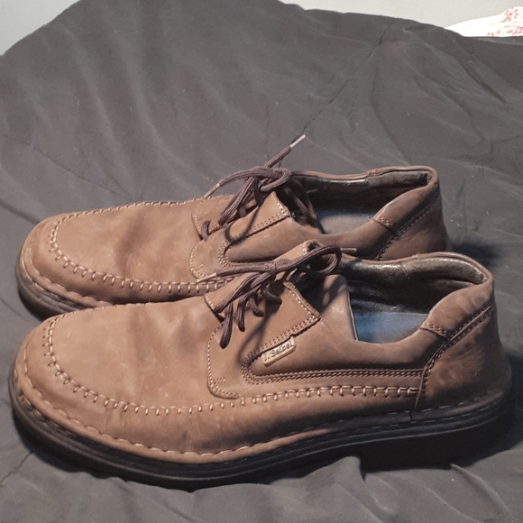 Shoes - Picture 5 of 5